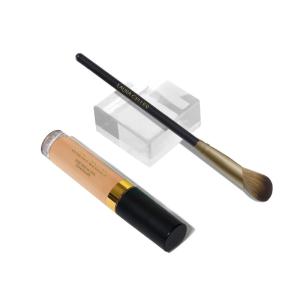 imageLAURA GELLER NEW YORK The Under Cover Kit Ideal Fix Concealer  Precision Angled Concealer Brush 02 Fair04 Medium